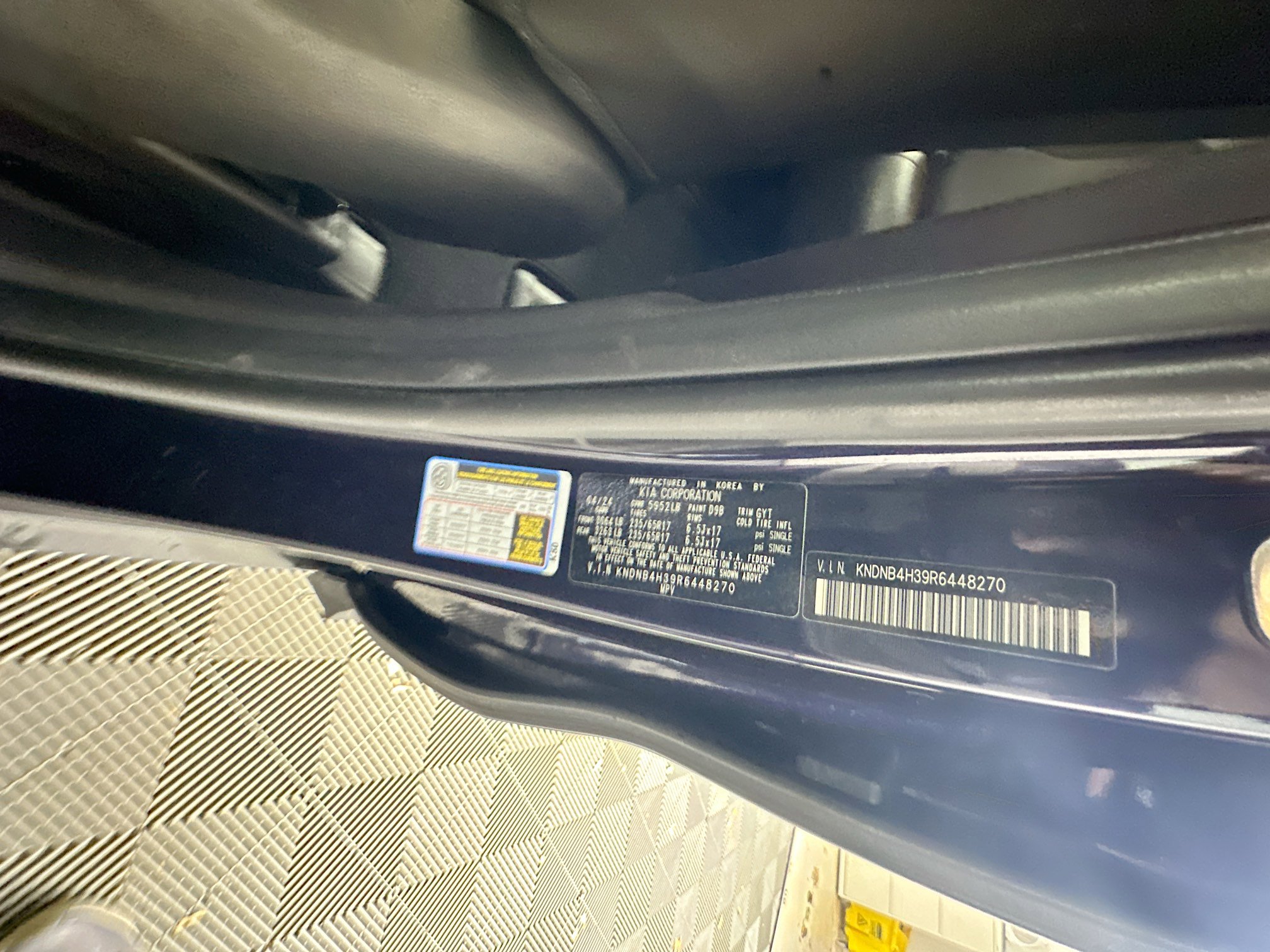 Used 2024 Kia Carnival LX image 12