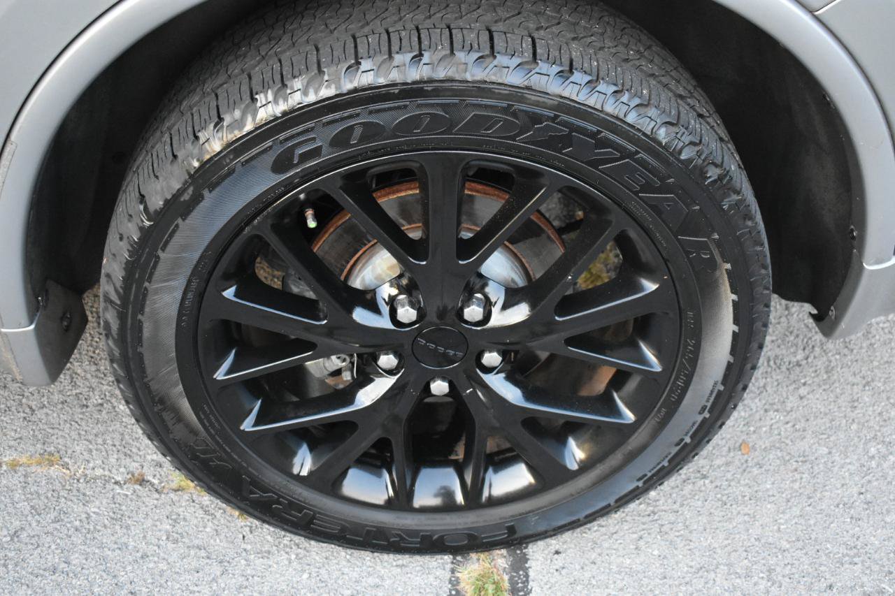 Used 2015 Dodge Durango R/T w/ Blacktop Package RWD image 39