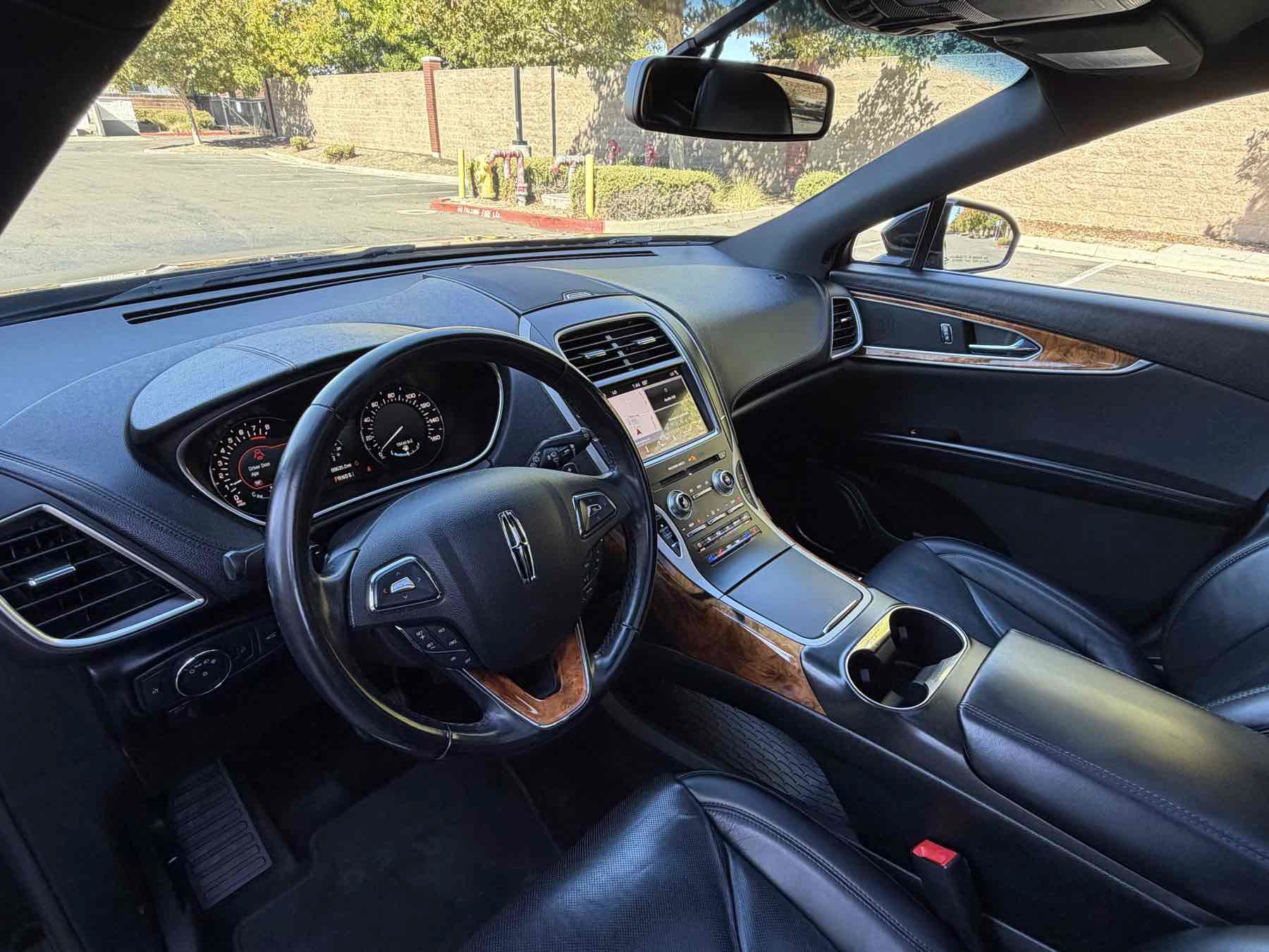 Used 2018 Lincoln MKX Reserve FWD image 10