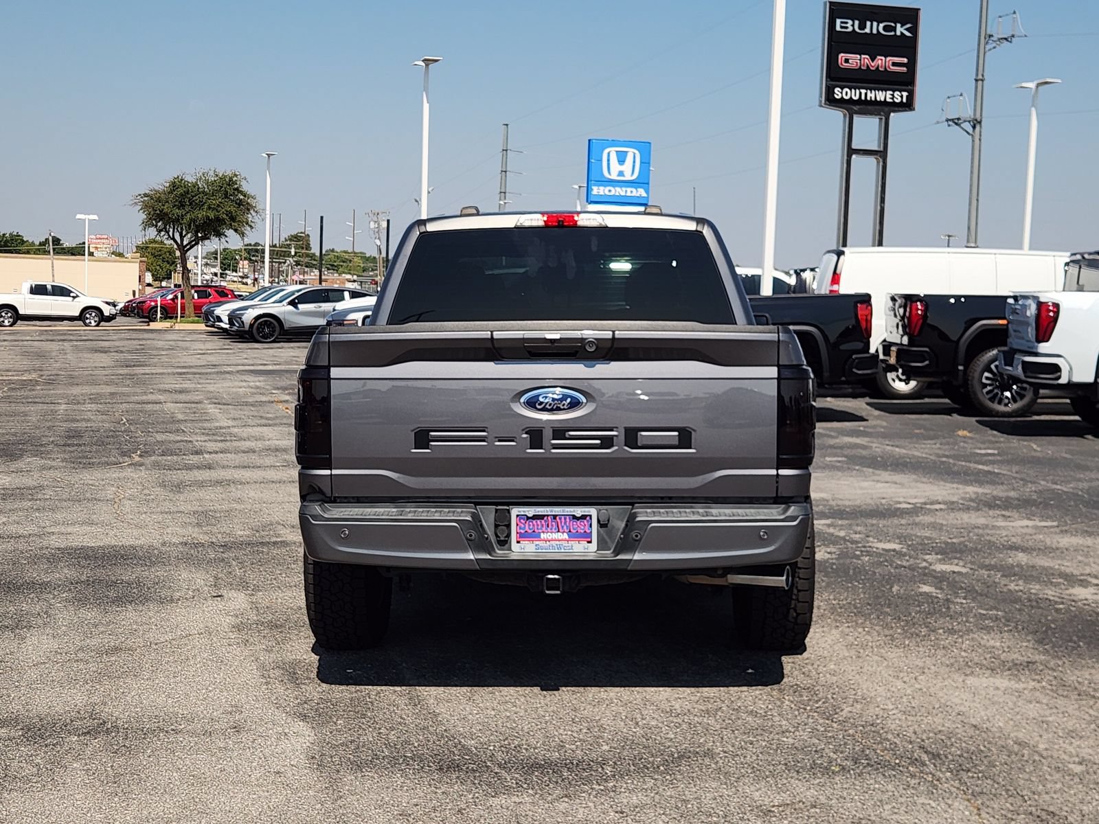 Used 2021 Ford F150 XLT w/ Equipment Group 302A High RWD image 8