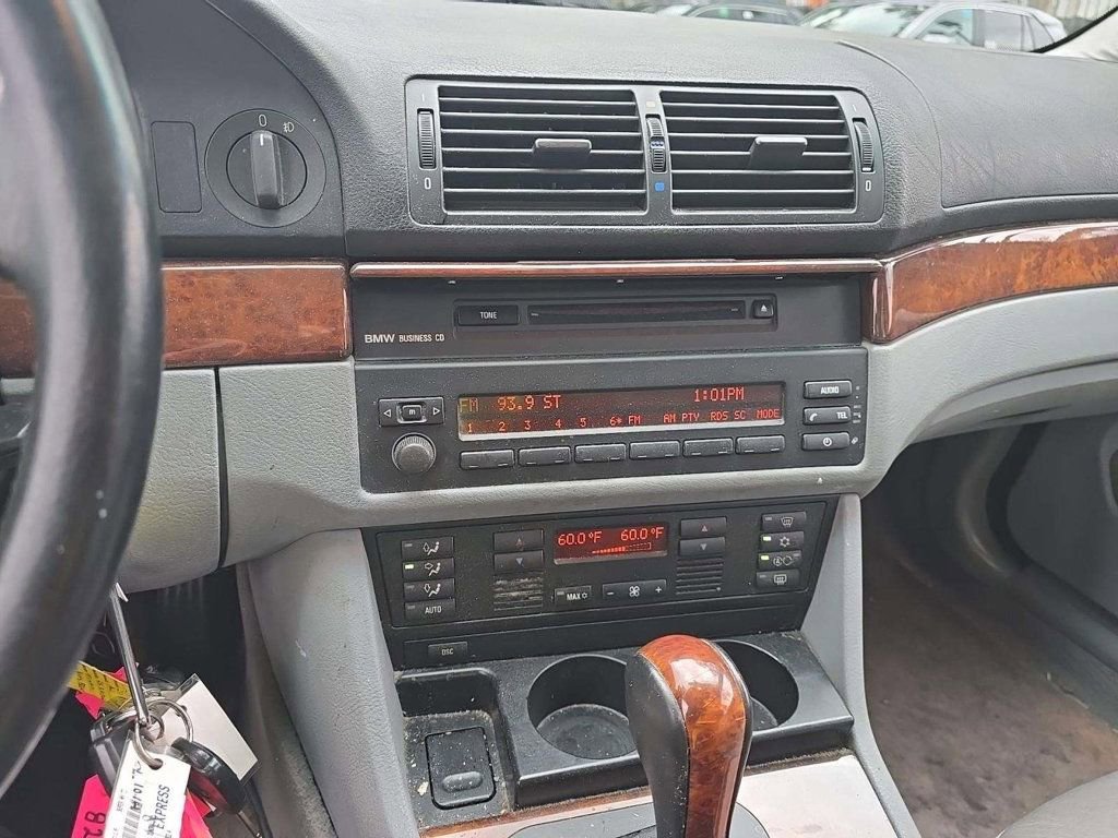 Used 2001 BMW 525i Sedan image 6