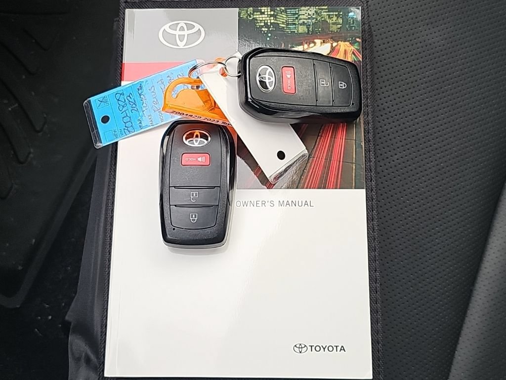 Used 2023 Toyota Prius Prime FWD image 5