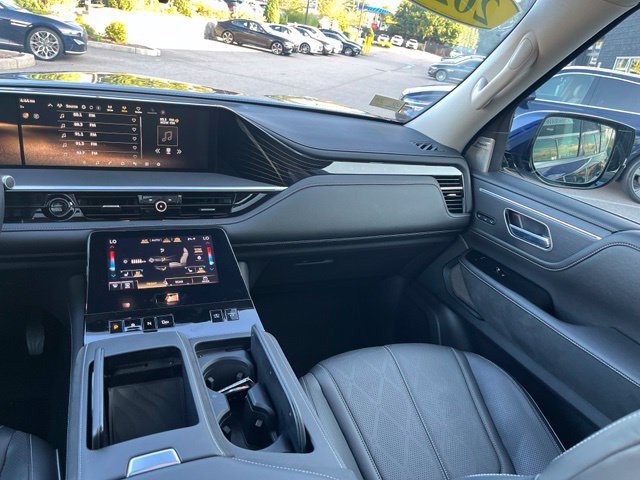 Used 2025 INFINITI QX80 Sensory AWD/4WD image 48
