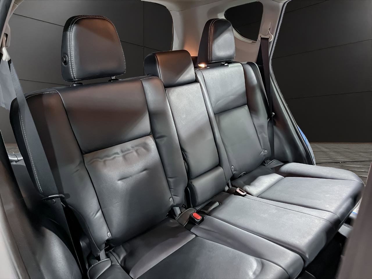 Used 2017 Toyota RAV4 Limited image 19