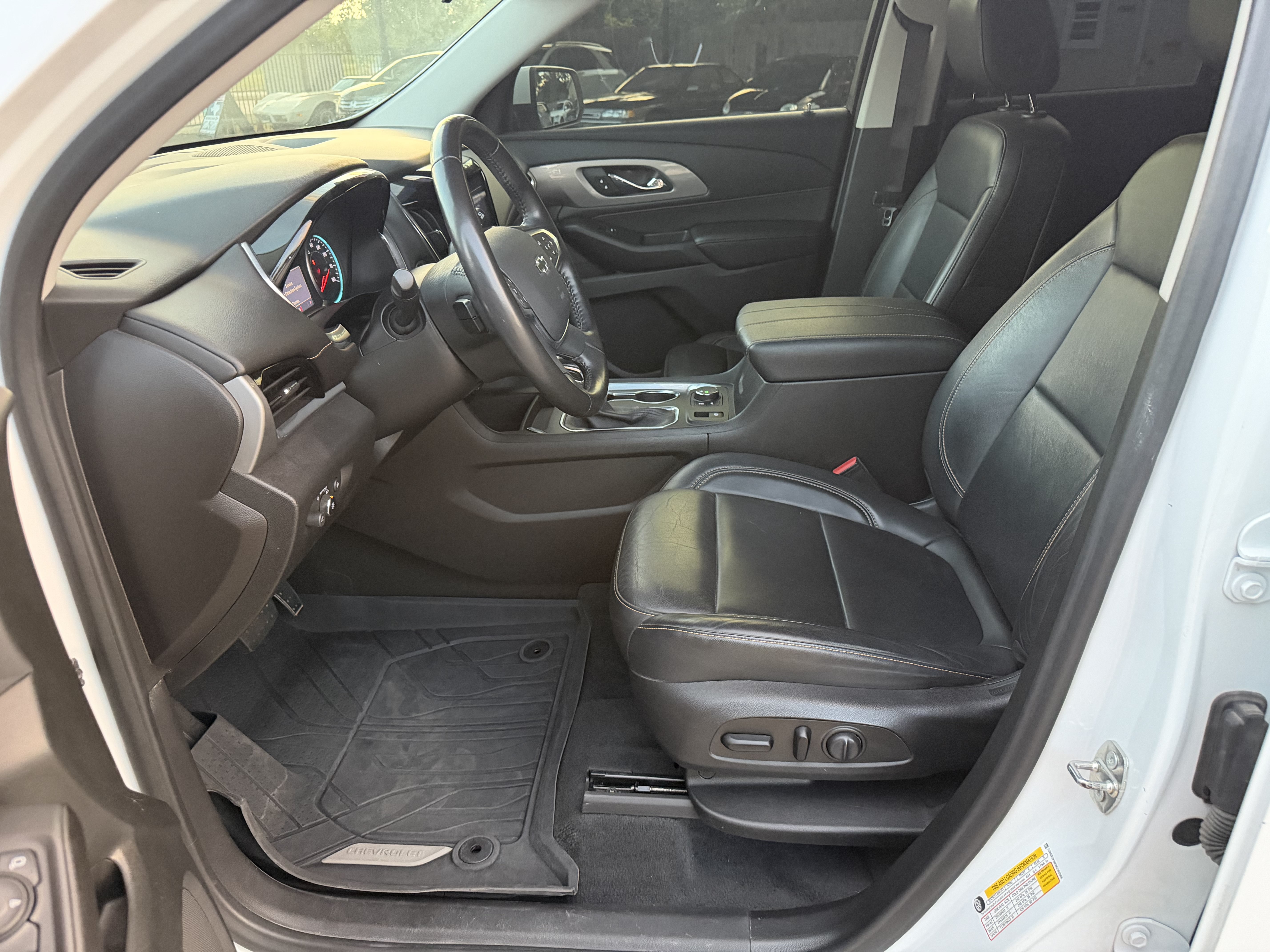 Used 2021 Chevrolet Traverse RS FWD image 36