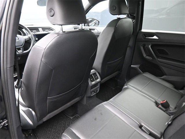 Used 2021 Volkswagen Tiguan SE R-Line w/ 3-Row Tiguan MDO Package image 12
