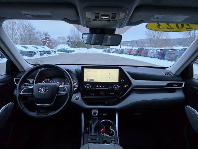 Used 2023 Toyota Highlander XLE image 20