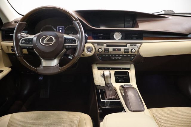 Used 2016 Lexus ES 350 w/ Navigation System Package FWD image 15