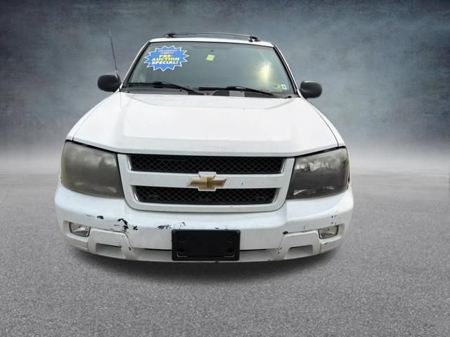 Used 2008 Chevrolet TrailBlazer LT w/ Sun And Sound Package AWD/4WD image 3