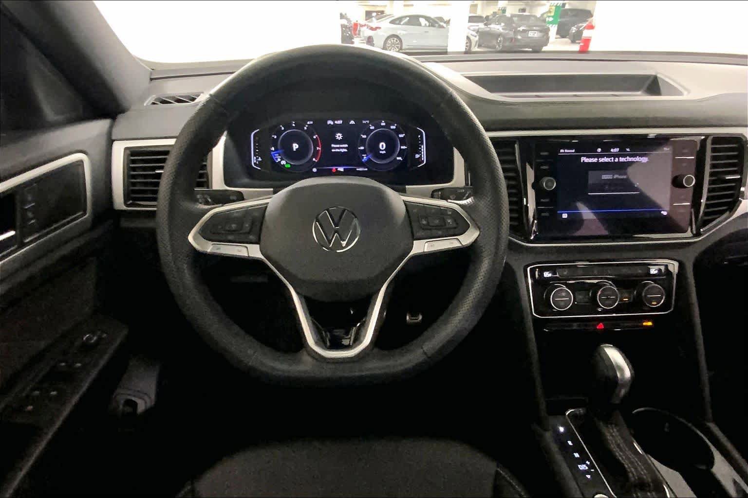 Used 2022 Volkswagen Atlas Cross Sport SEL R-Line w/ Cross Sport MDO Package AWD/4WD image 5