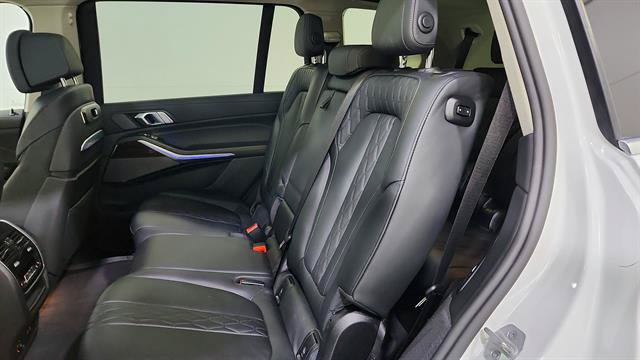 Used 2026 BMW X7 xDrive40i AWD/4WD image 23