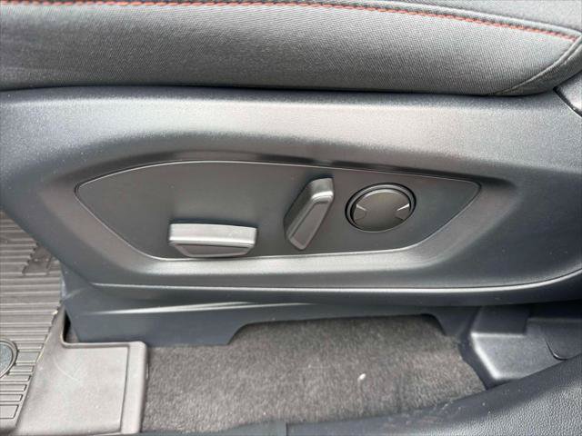 Used 2026 Ford Explorer Active AWD/4WD image 16