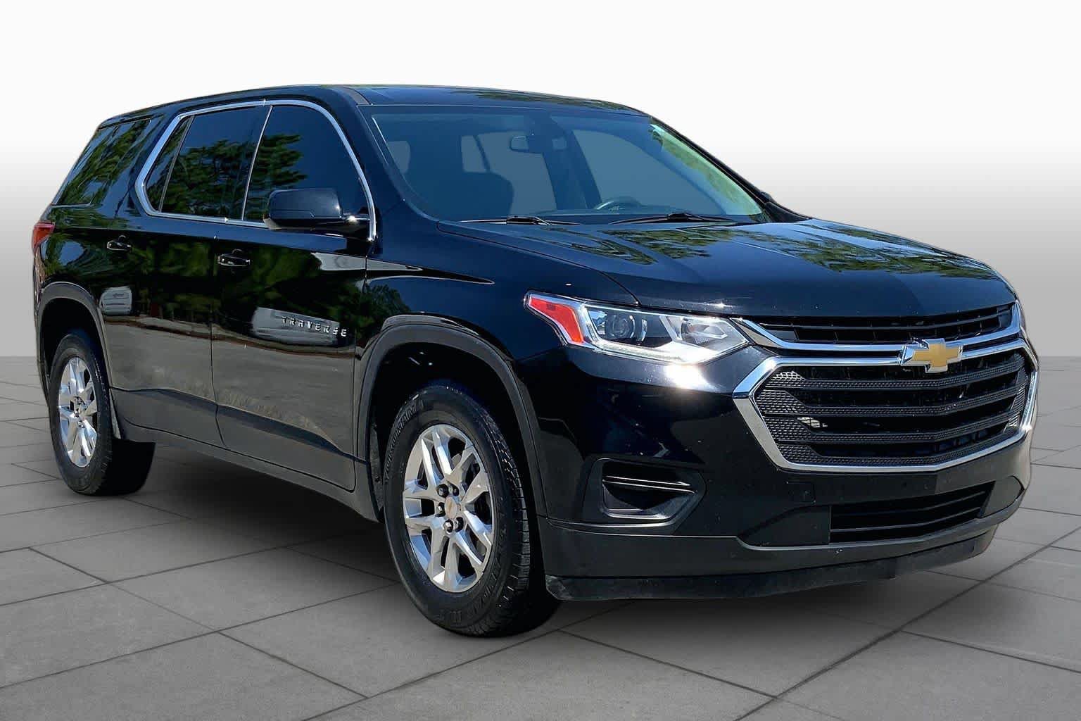 Used 2020 Chevrolet Traverse LS FWD image 3
