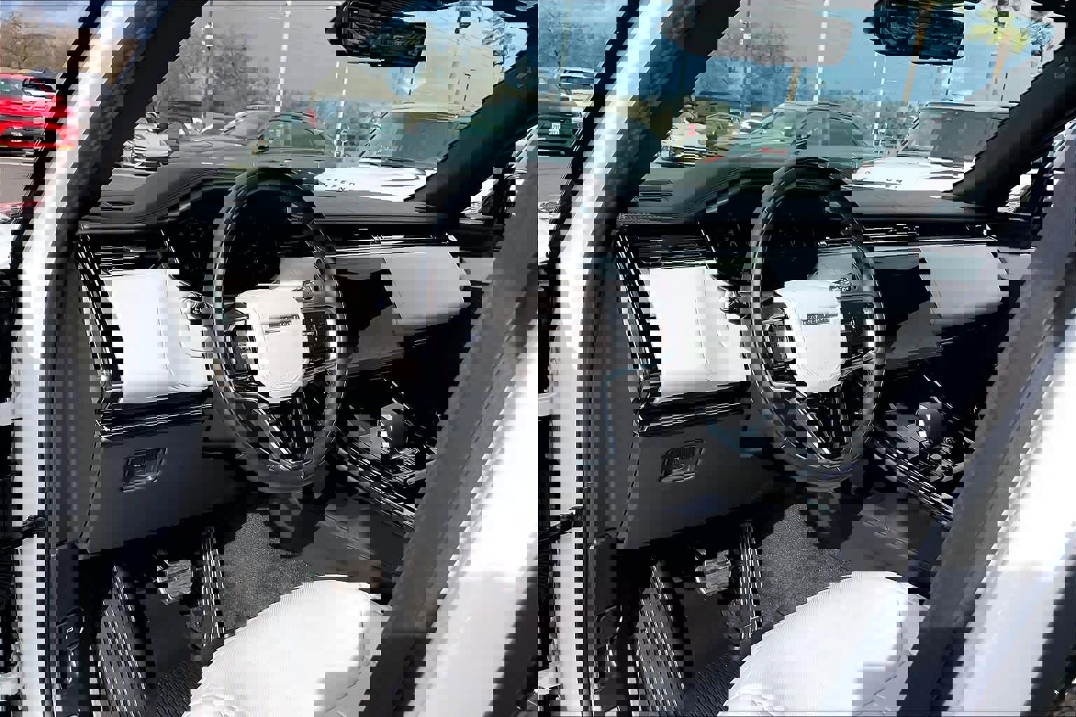 Used 2025 Land Rover Range Rover Sport SE image 16