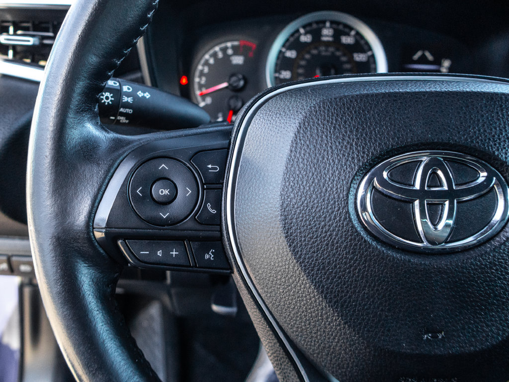Used 2022 Toyota Corolla SE w/ Carpet Mat Package (TMS) FWD image 31