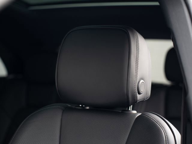 Certified 2026 Porsche Macan image 19