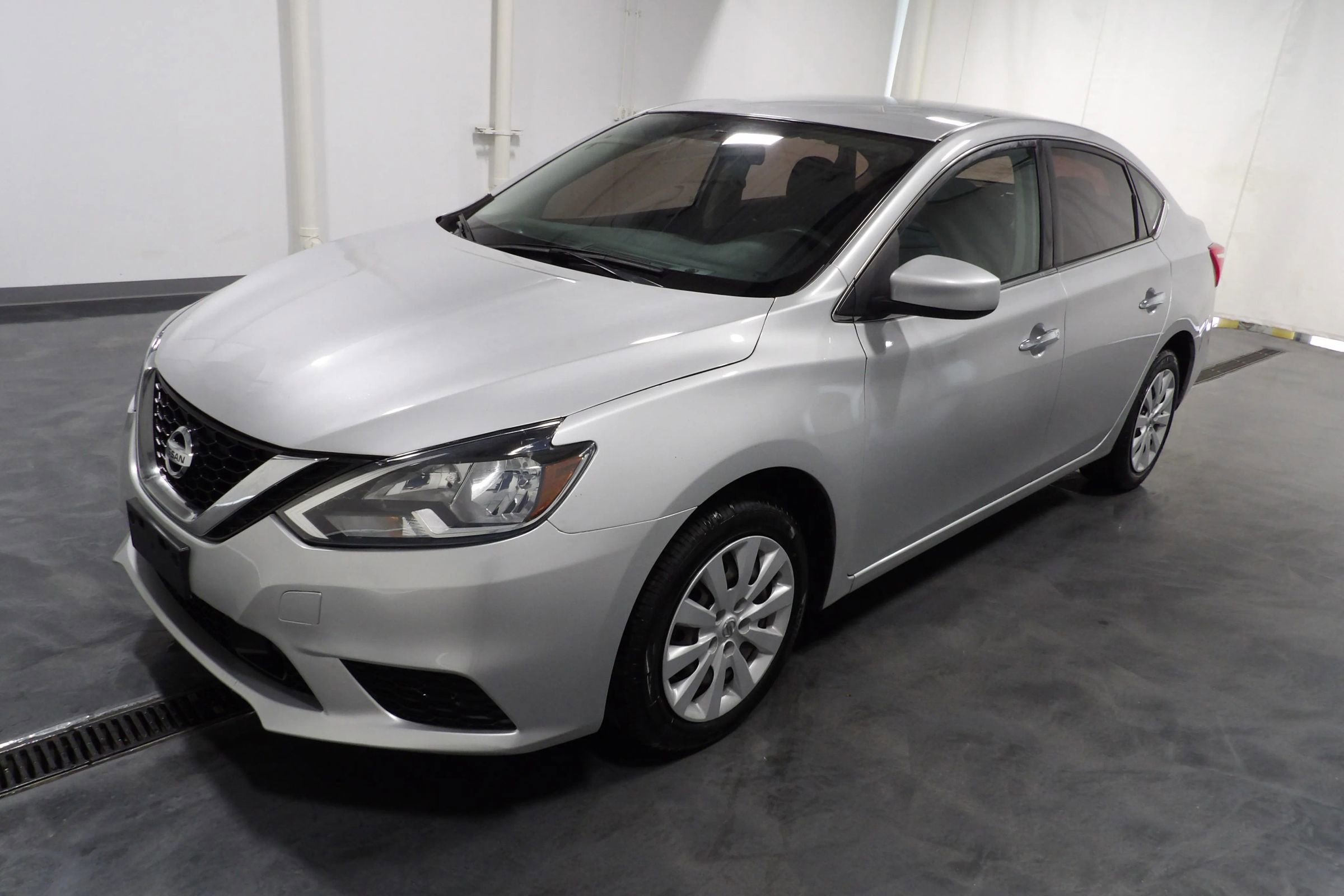 Used 2018 Nissan Sentra S image 3