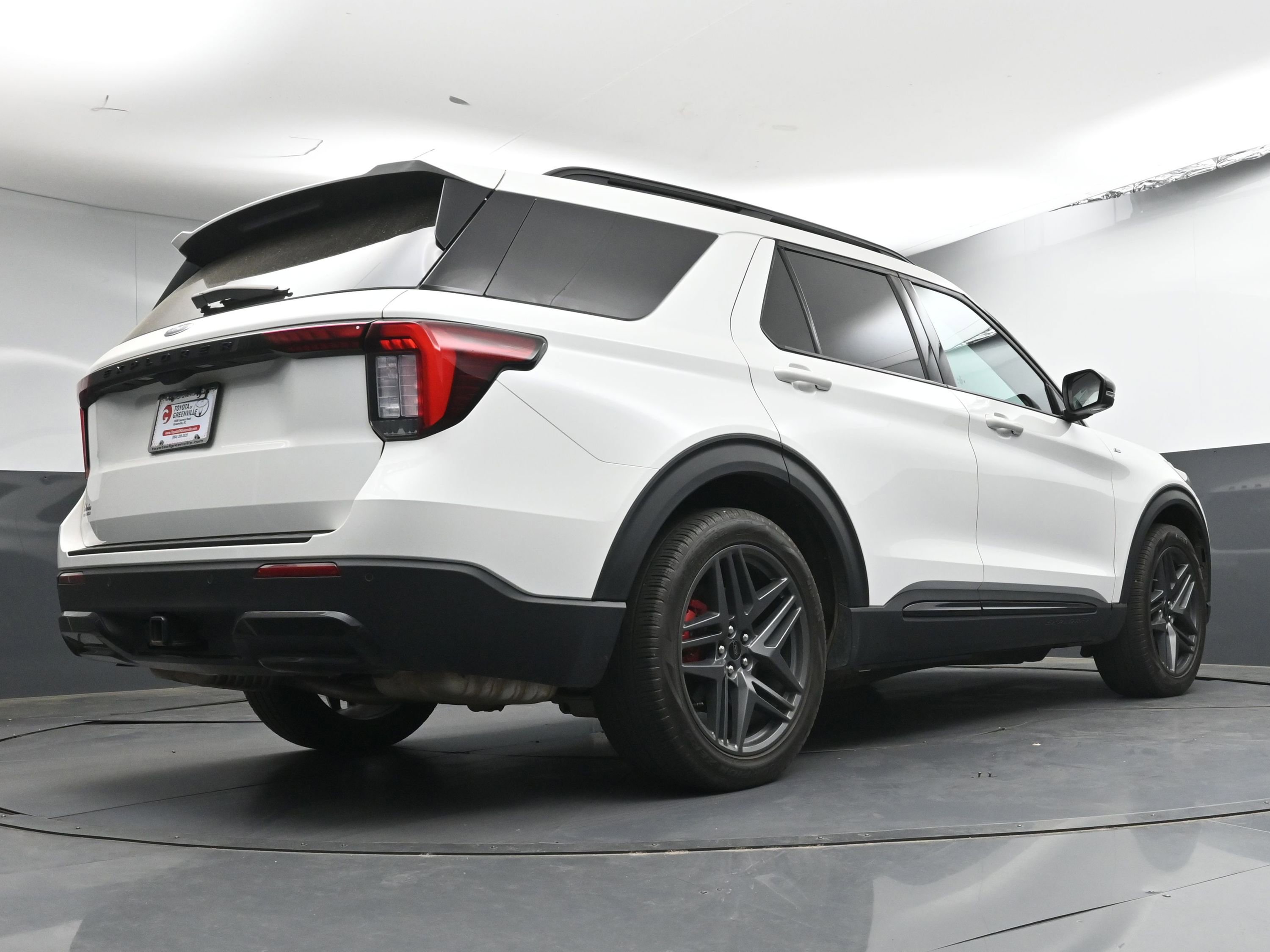 Used 2025 Ford Explorer ST-Line w/ Premium Package RWD image 26