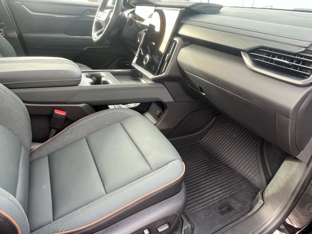 Used 2026 GMC Acadia AT4 w/ Super Cruise Package image 51