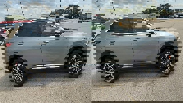 Used 2023 Buick Envision Essence image 40