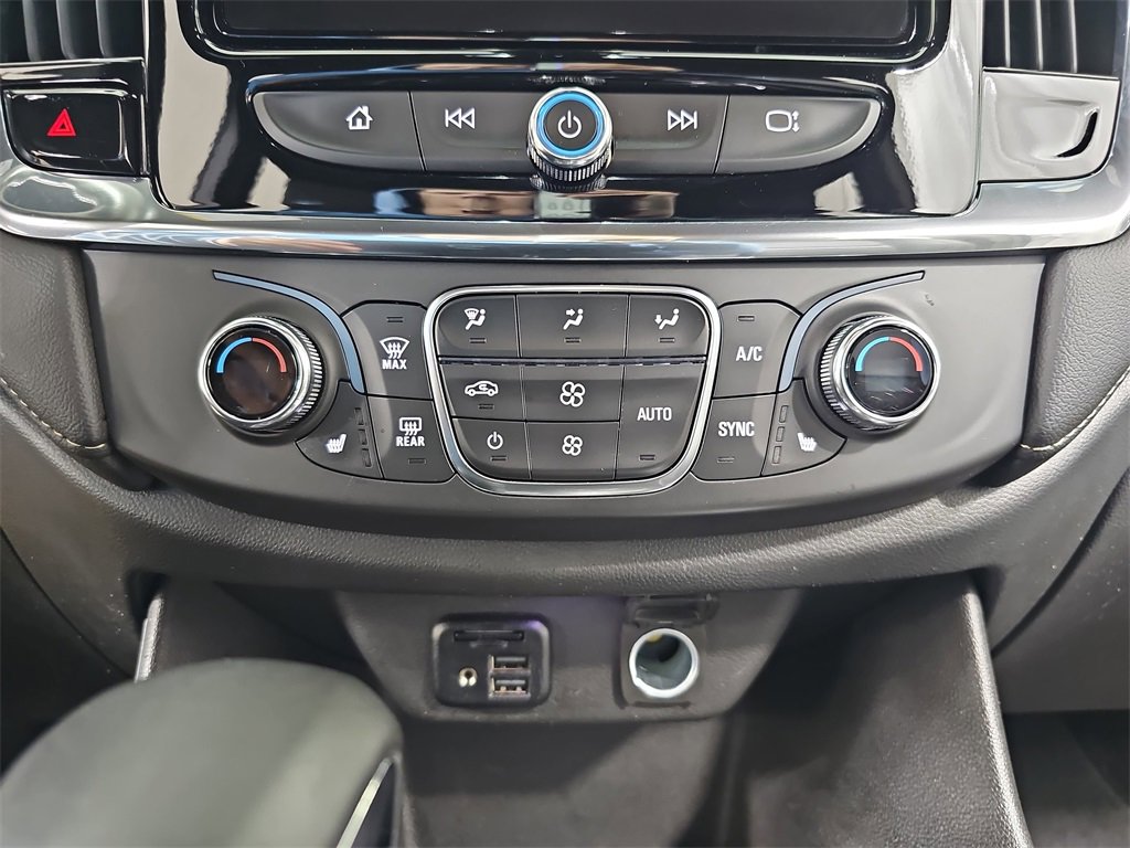 Certified 2023 Chevrolet Traverse LT w/ LT Premium Package image 32