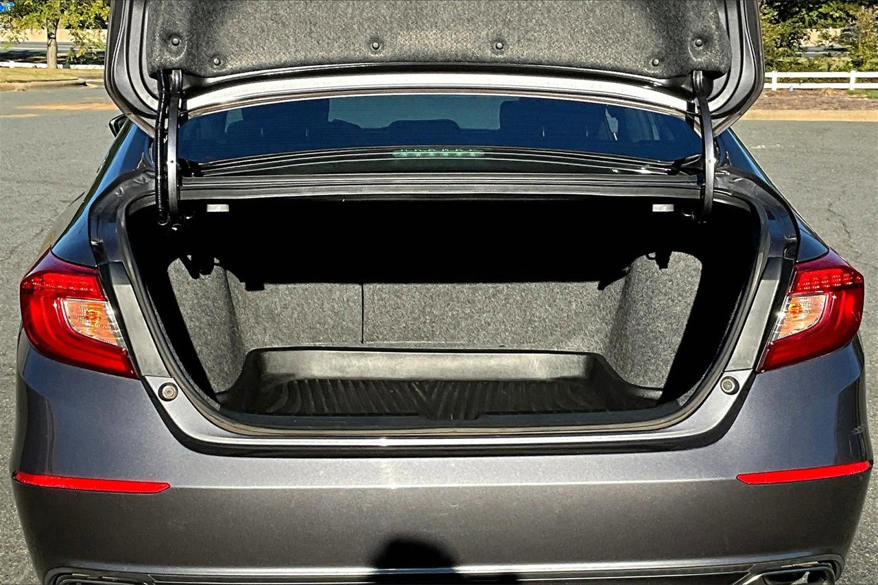 Used 2018 Honda Accord Sport image 23