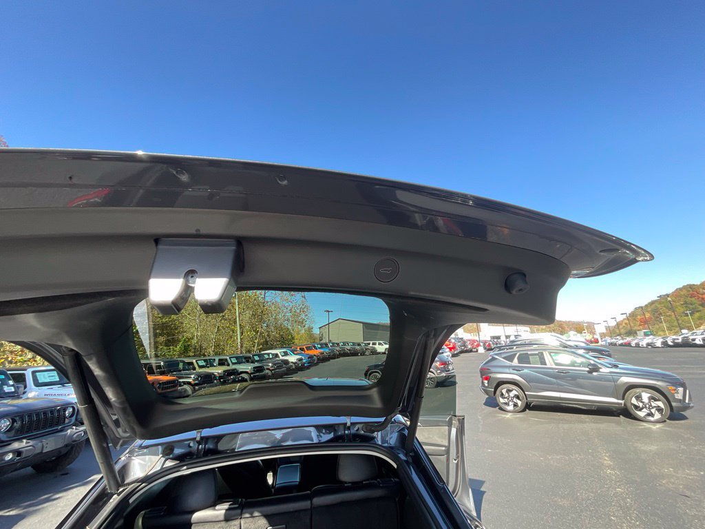 Used 2023 Tesla Model Y Performance AWD/4WD image 25