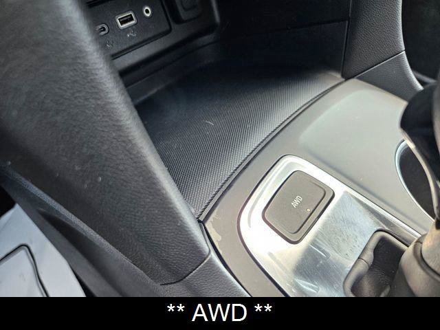 Used 2024 Chevrolet Equinox LS w/ LS Convenience Package AWD/4WD image 4