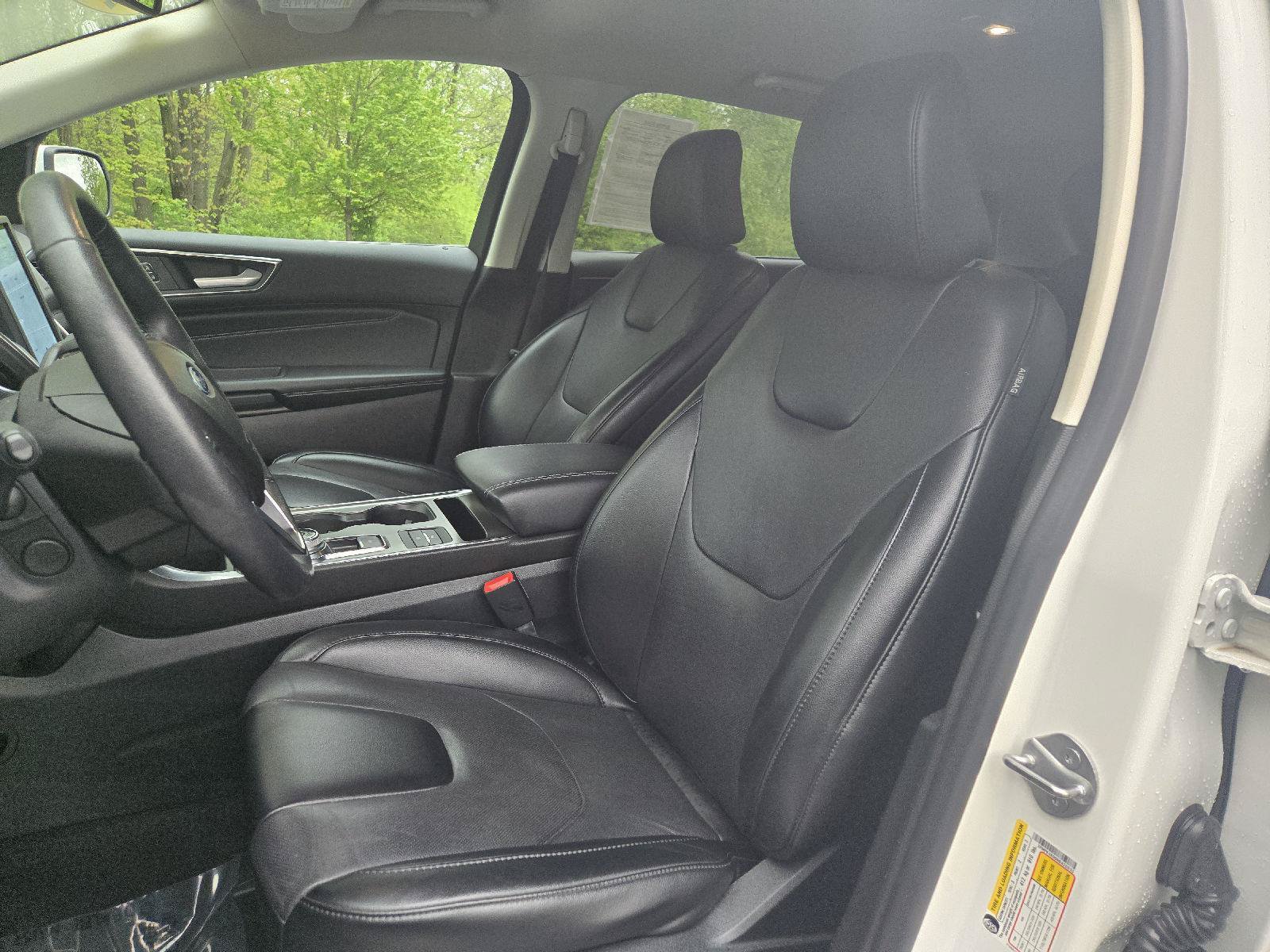 Used 2022 Ford Edge Titanium w/ Equipment Group 301A AWD/4WD image 13