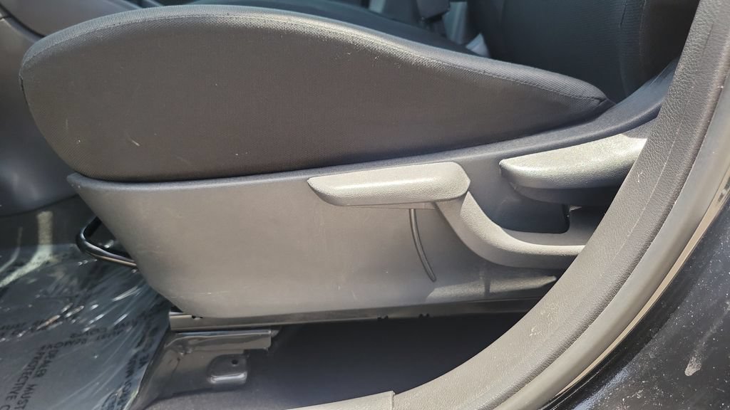 Used 2023 Nissan Kicks S FWD image 15