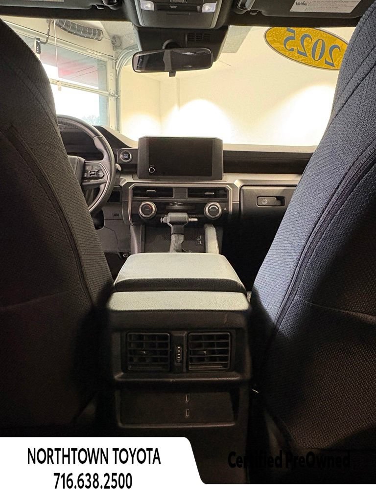 Used 2025 Toyota 4Runner SR5 AWD/4WD image 12