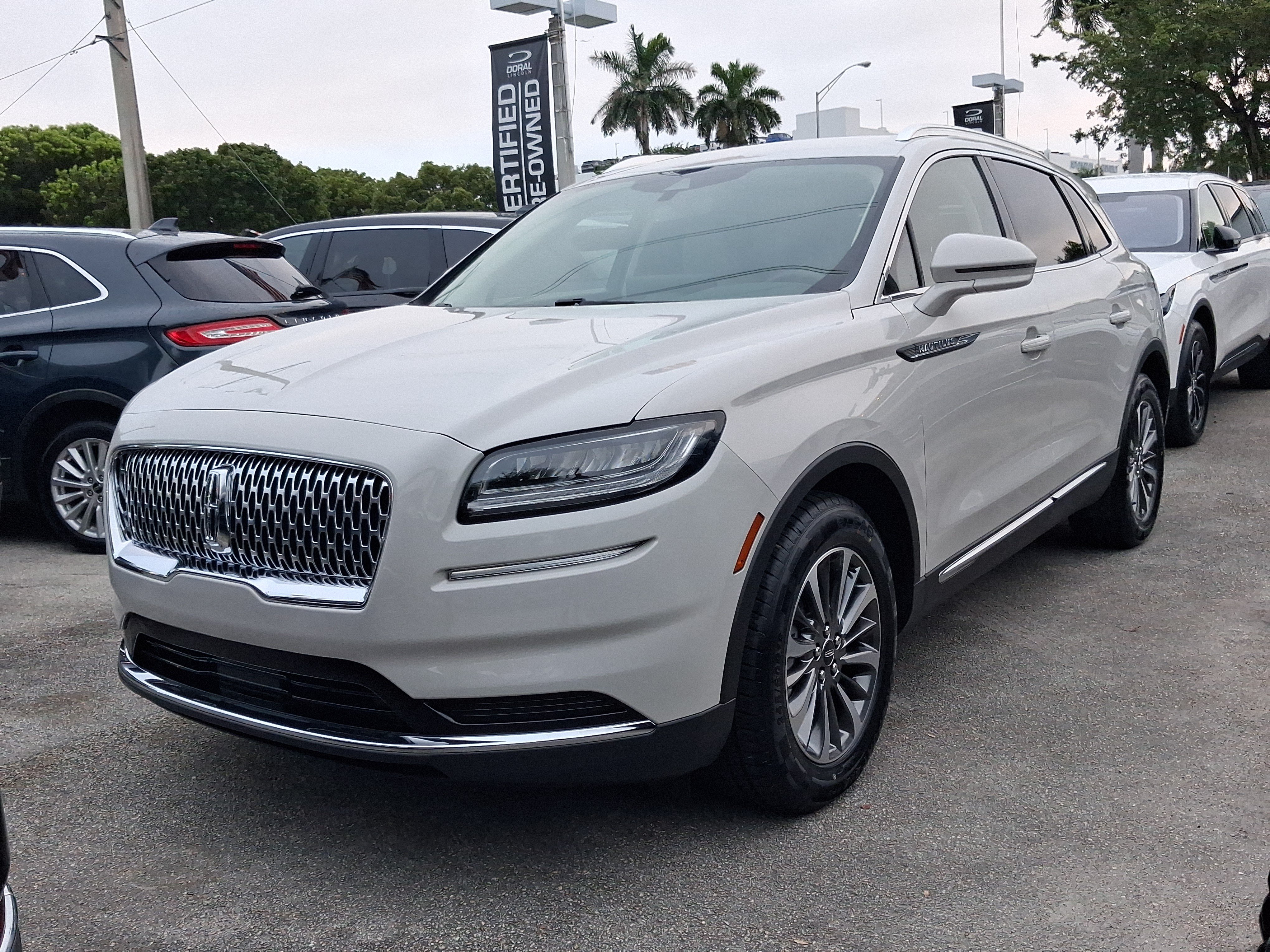 Certified 2023 Lincoln Nautilus FWD w/ Premium Package image 2