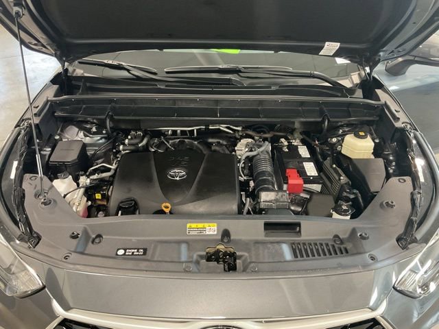 Used 2020 Toyota Highlander XLE AWD/4WD image 23