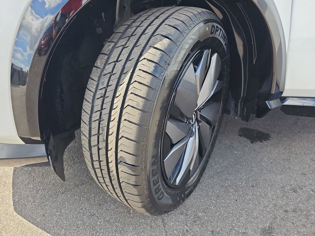 Used 2023 Nissan Ariya FWD image 34