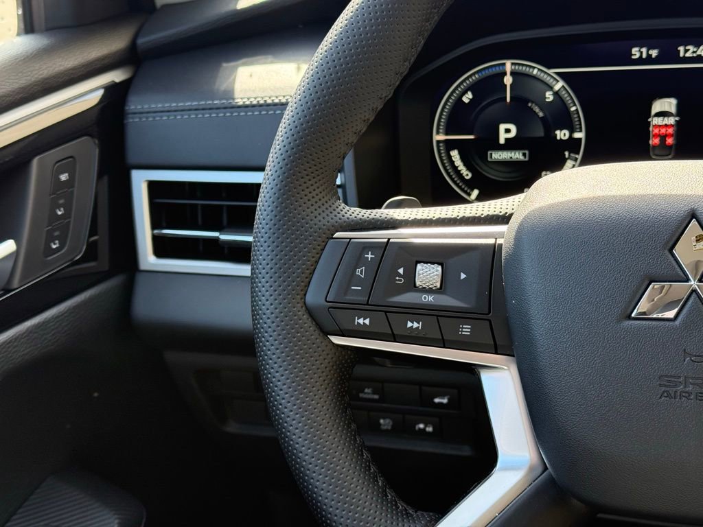 New 2025 Mitsubishi Outlander SEL image 11