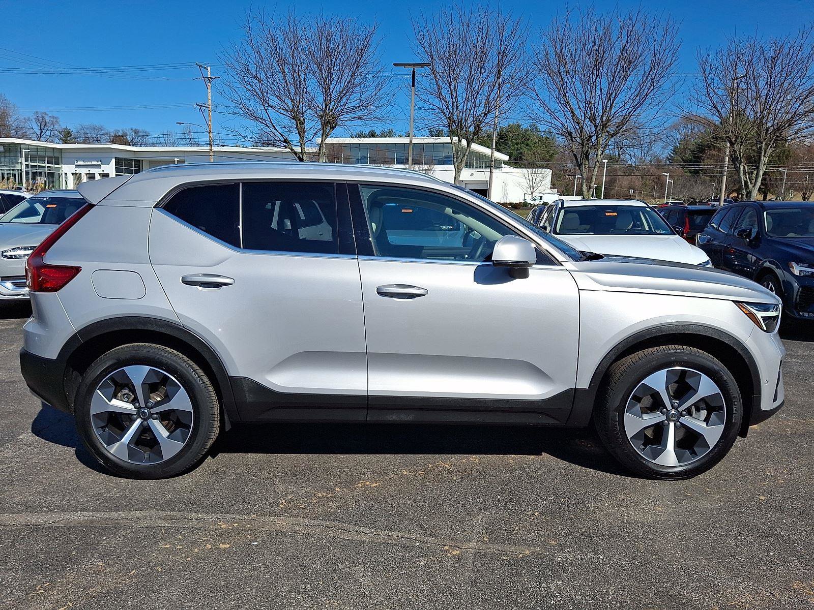 Certified 2023 Volvo XC40 B5 Ultimate w/ Climate Package AWD/4WD image 7