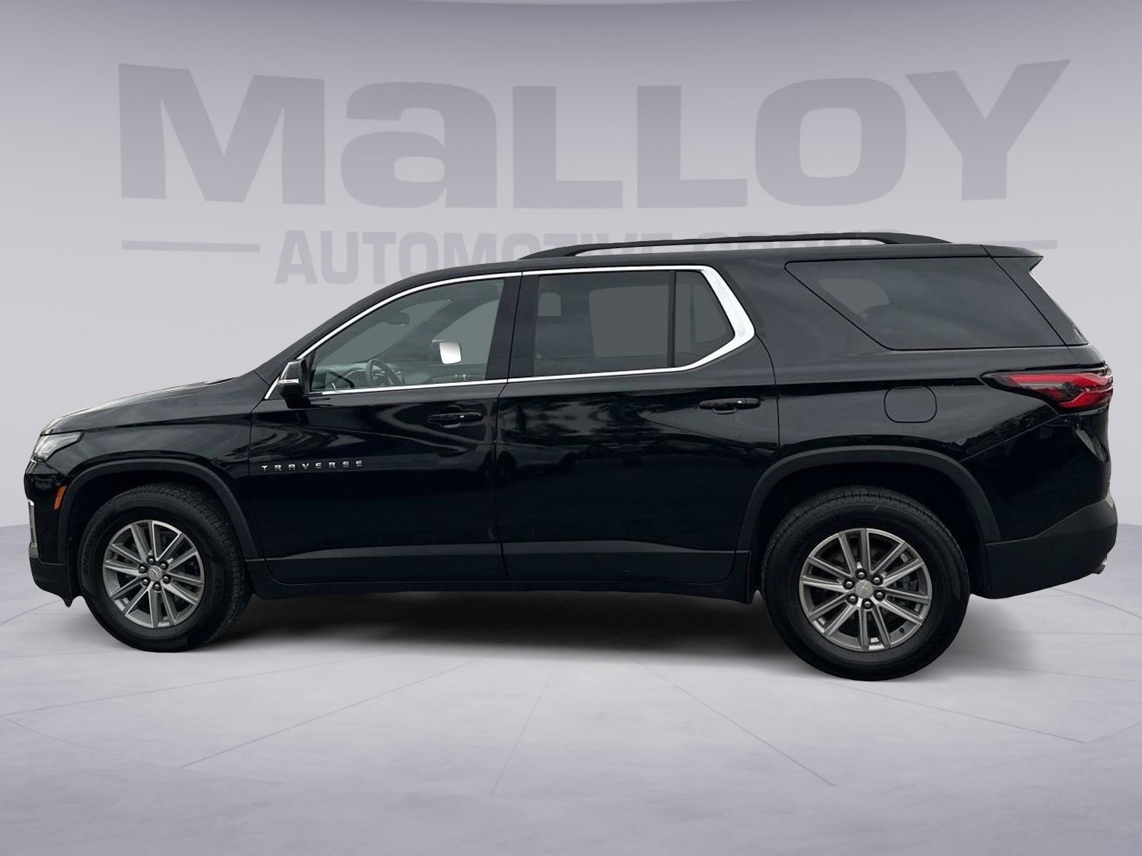 Used 2022 Chevrolet Traverse LT w/ LPO, Floor Liner Package image 2