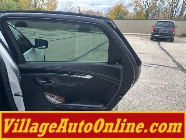 Used 2015 Chevrolet Impala LT w/ Convenience Package FWD image 30
