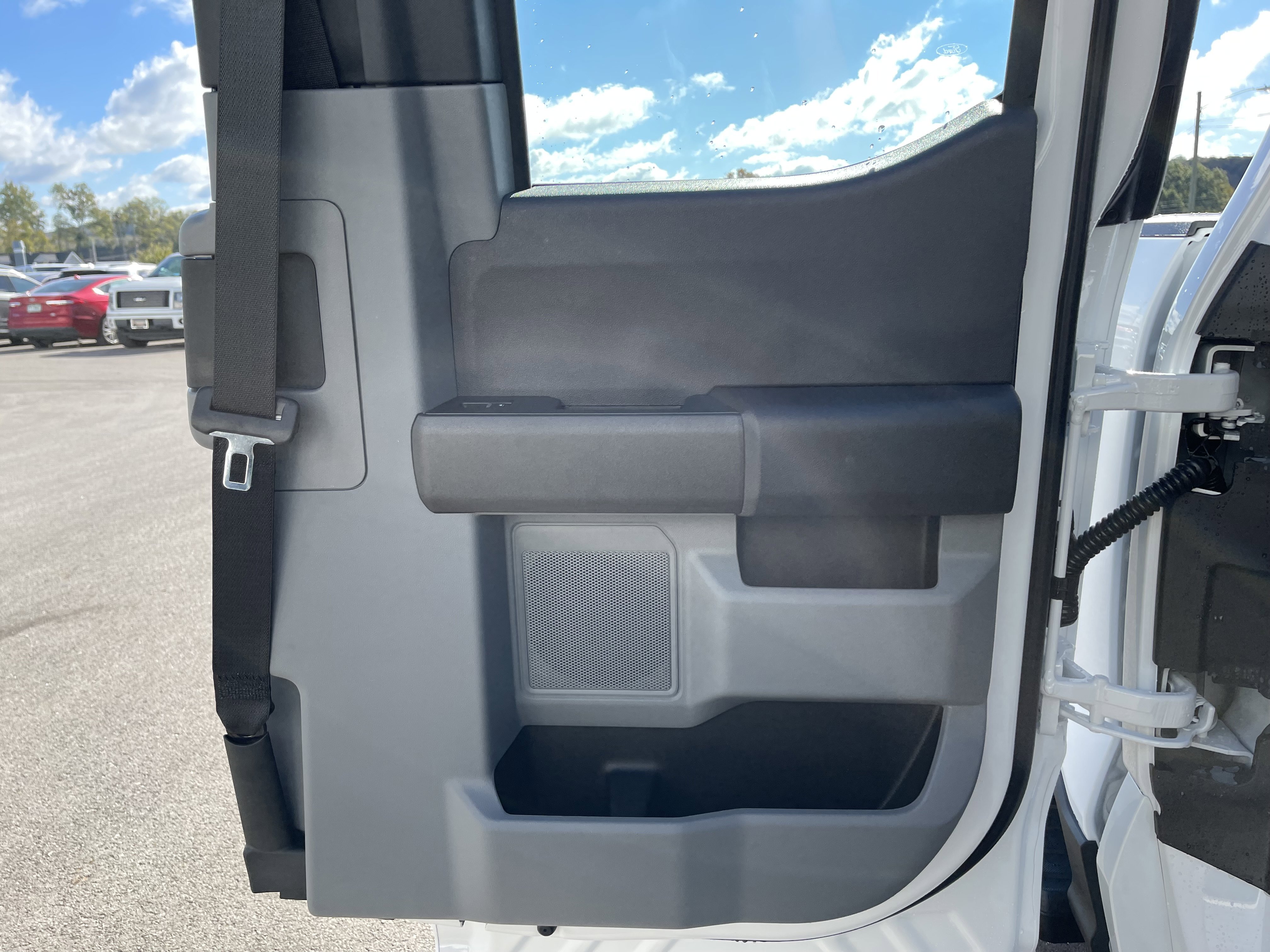 New 2026 Ford F250 XL w/ XL Chrome Package image 29