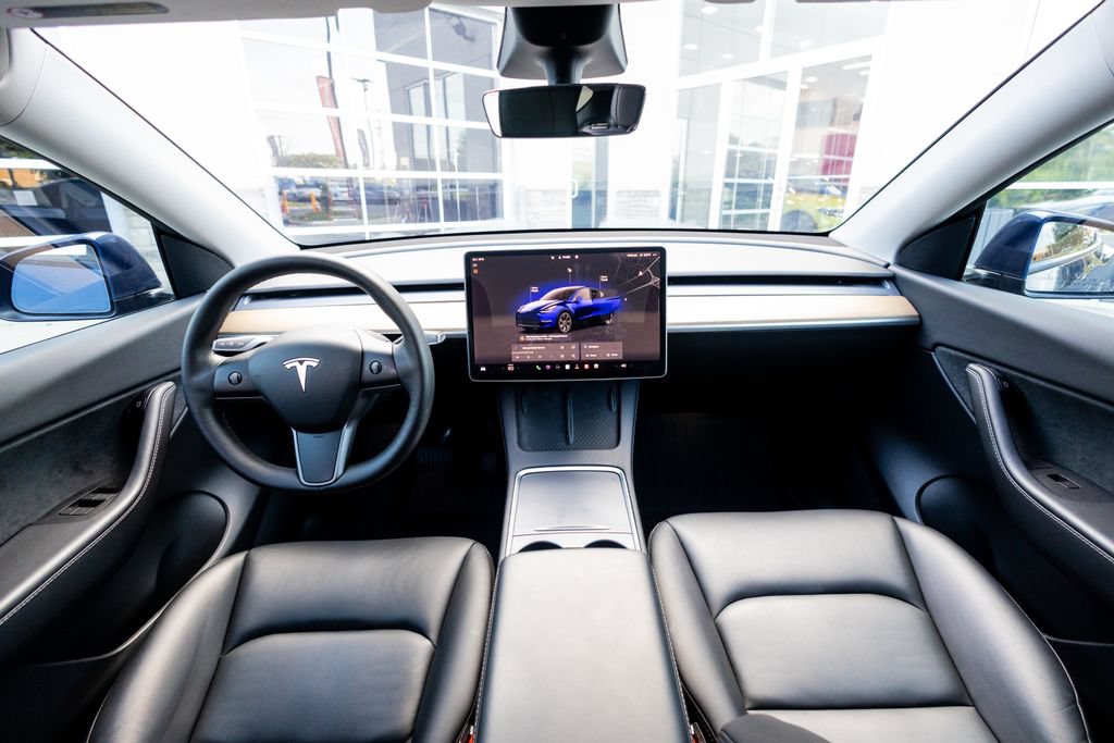 Used 2022 Tesla Model Y Long Range AWD/4WD image 49