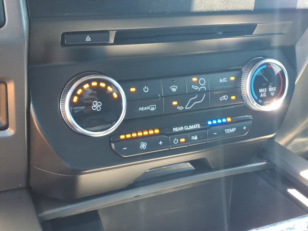 Used 2018 Ford Expedition XLT w/ Equipment Group 201A AWD/4WD image 7