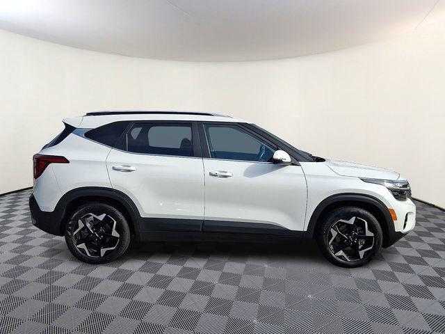 Certified 2024 Kia Seltos EX FWD image 9