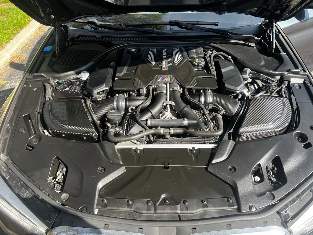 Used 2018 BMW M5 image 9