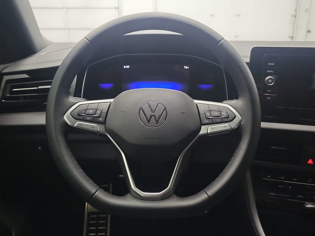 Used 2025 Volkswagen Jetta Sport image 12