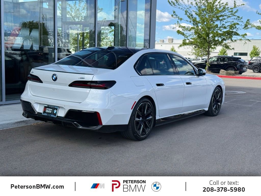 Used 2025 BMW i7 xDrive60 w/ Executive Package AWD/4WD image 5