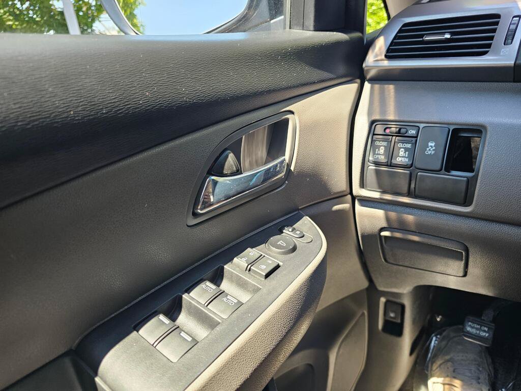 Used 2017 Honda Odyssey SE image 31