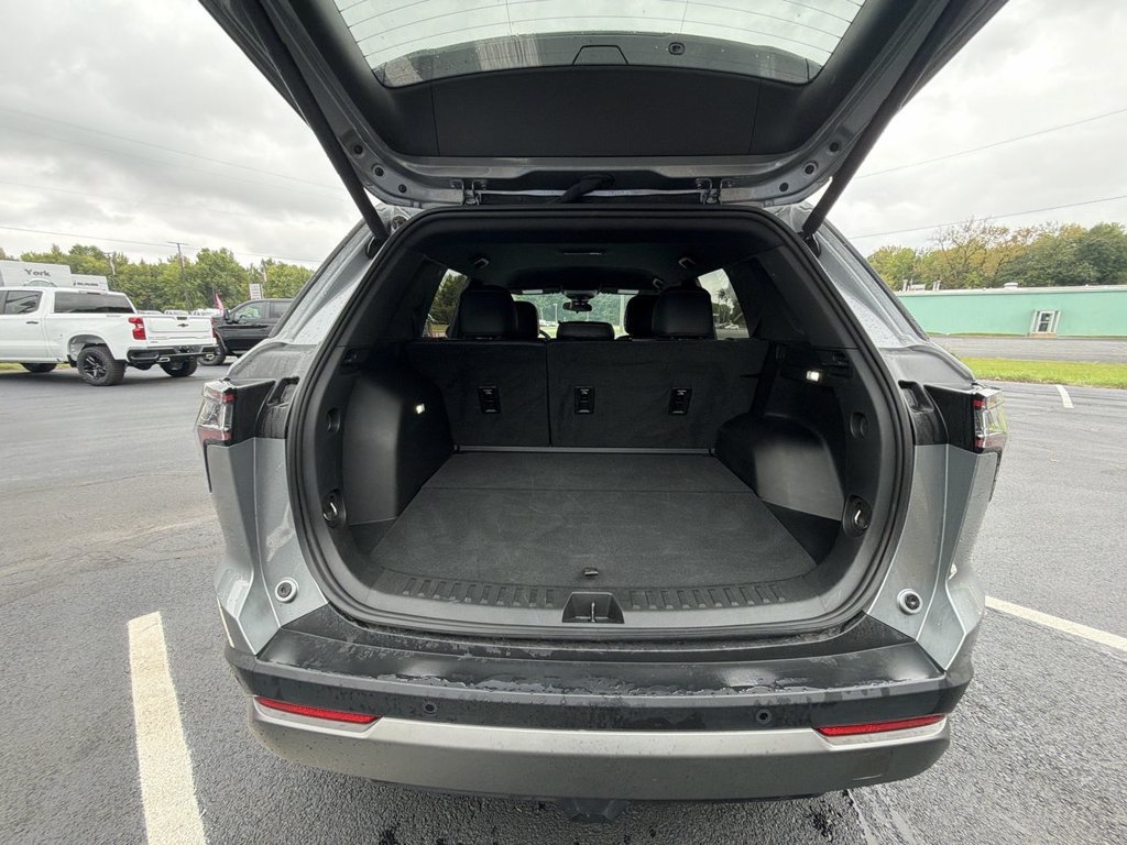 Used 2026 Chevrolet Equinox LT w/ Convenience Package II FWD image 26
