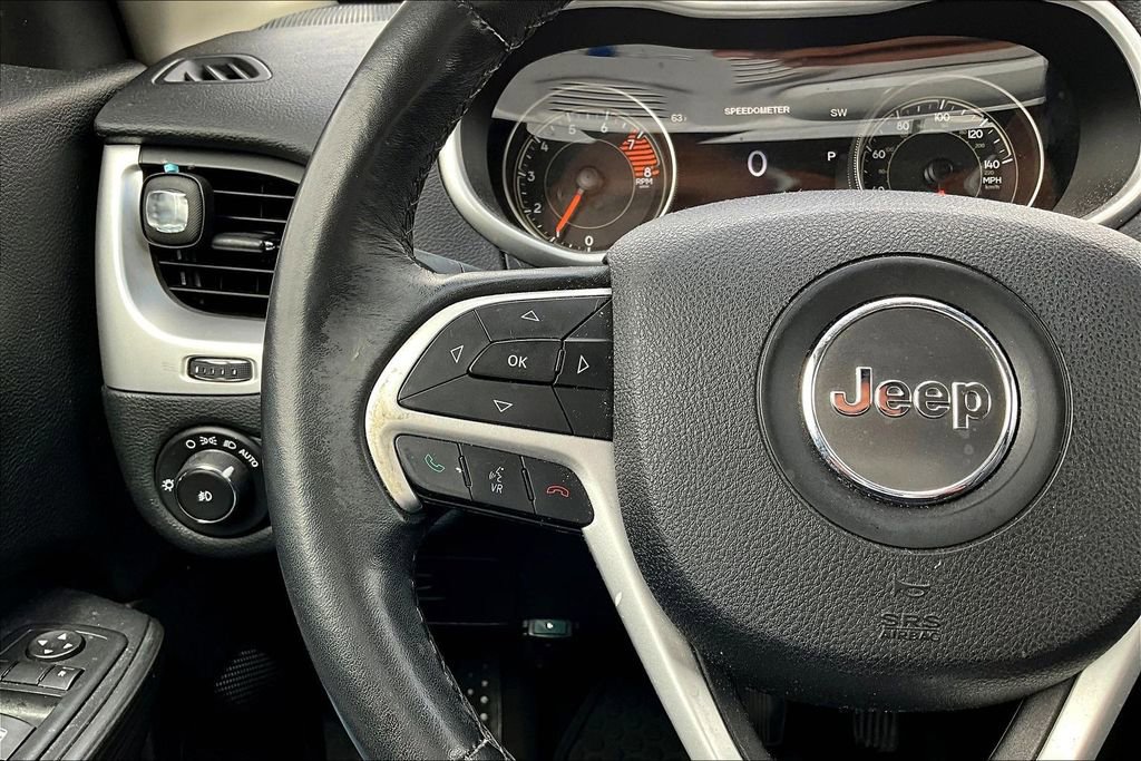 Used 2016 Jeep Cherokee Trailhawk w/ Comfort/Convenience Group image 6