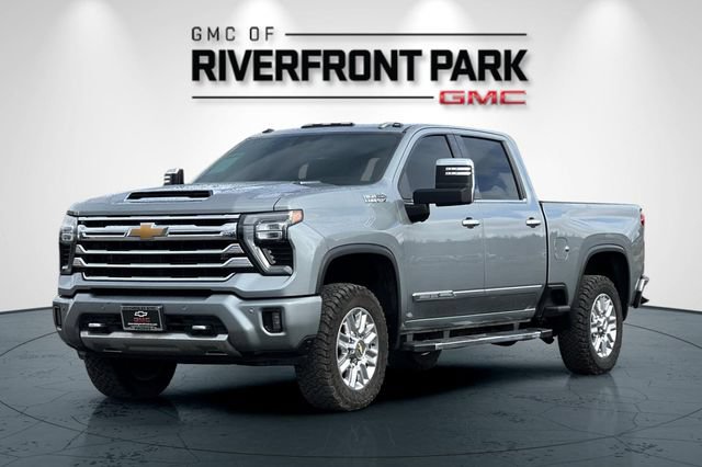 Used 2024 Chevrolet Silverado 3500 High Country w/ High Country Premium Package AWD/4WD image 7
