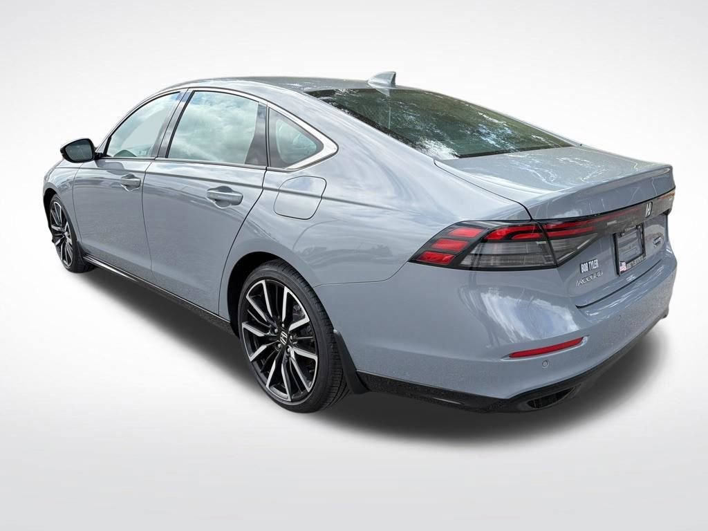 Used 2023 Honda Accord Touring image 7